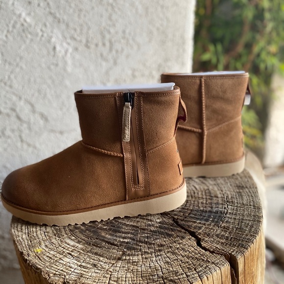 UGG CLASSIC MINI ZIP WATERPROOF CHESTNUT BOOTS - Picture 4 of 6